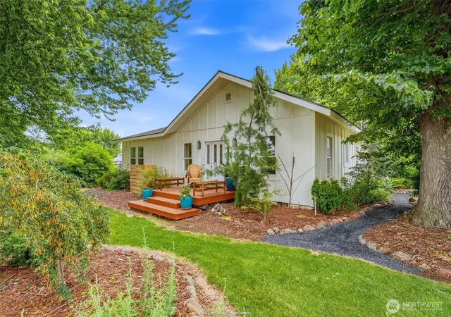Photo 1 of Single family home for sale at 12801 N Pioneer Rd, Prosser, WA 99350 | MLS# NWM2549190 | Listing updated on 2026-10-06