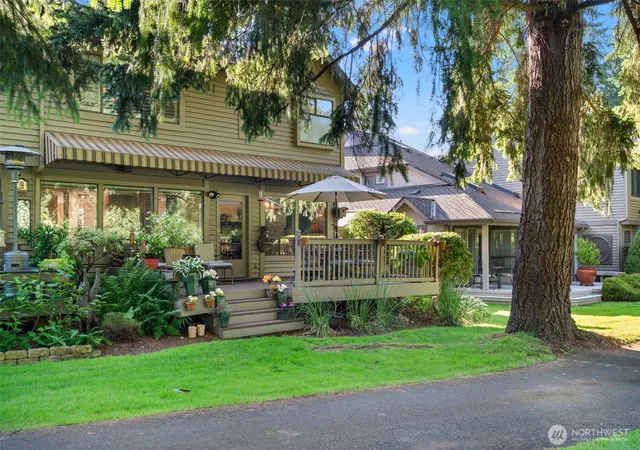 Photo 4 of Townhouse for sale at 16968 65th Lane NE, Kenmore, WA 98028 | MLS# NWM2549201 | Listing updated on 2026-09-26