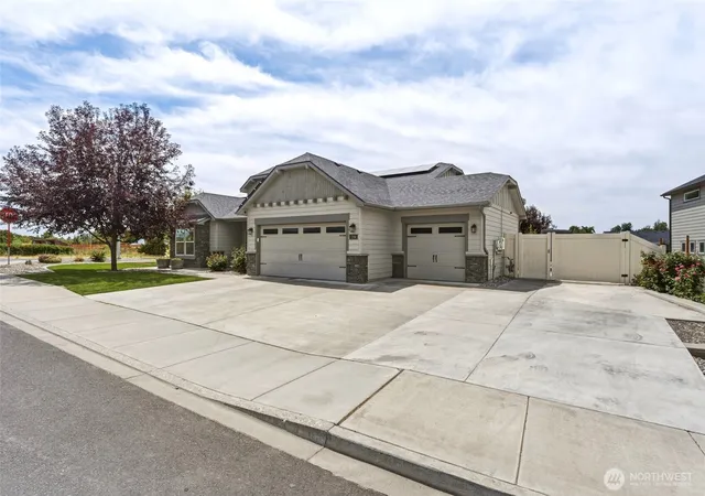 Single family home for sale at 1396 Caprio Loop, Walla Walla, WA 99362 | MLS# NWM2549226