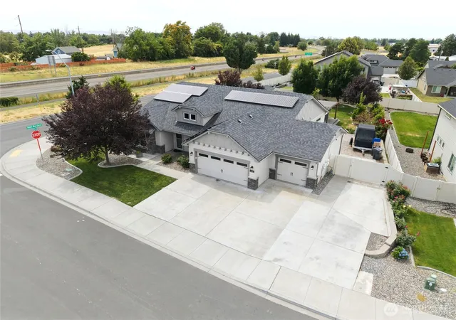 Photo 3 of Single family home for sale at 1396 Caprio Loop, Walla Walla, WA 99362 | MLS# NWM2549226 | Listing updated on 2026-09-22