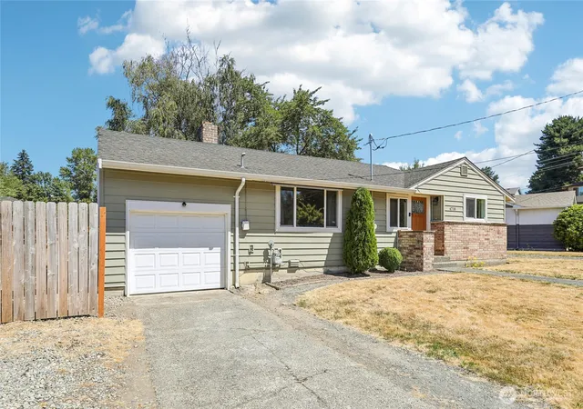 Photo 2 of Single family home for sale at 4718 S Victor St, Seattle, WA 98178 | MLS# NWM2549231 | Listing updated on 2026-09-22