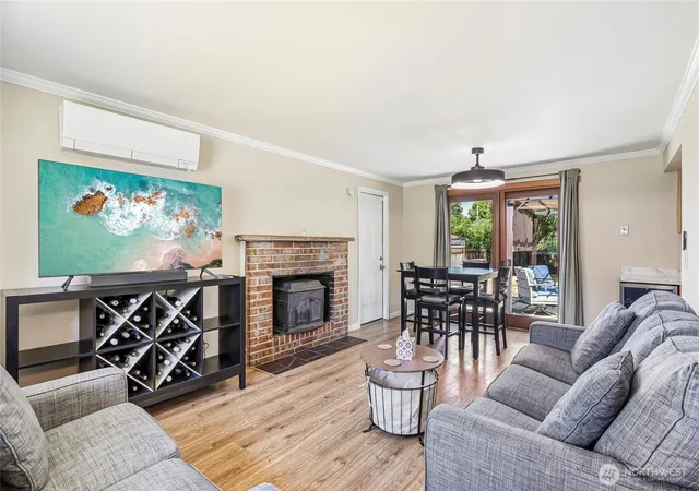 Photo 3 of Single family home for sale at 4718 S Victor St, Seattle, WA 98178 | MLS# NWM2549231 | Listing updated on 2026-09-22