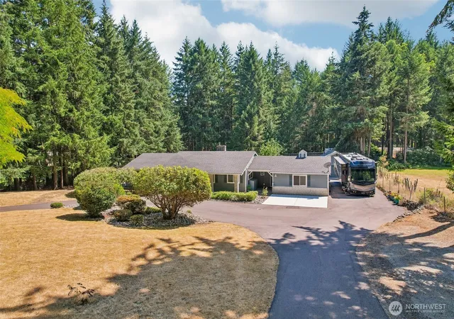 Photo 2 of Single family home for sale at 884 Kamus Pl, Fox Island, WA 98333 | MLS# NWM2549235 | Listing updated on 2026-09-27