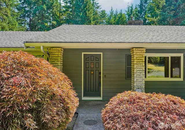 Photo 3 of Single family home for sale at 884 Kamus Pl, Fox Island, WA 98333 | MLS# NWM2549235 | Listing updated on 2026-09-27