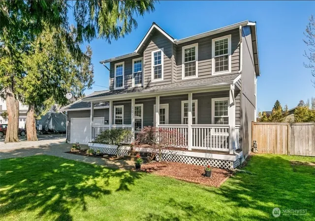 Photo 2 of Single family home for sale at 307 4th Avenue N, Algona, WA 98001 | MLS# NWM2549240 | Listing updated on 2026-09-22