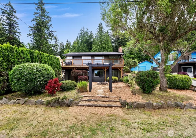 Photo 2 of Single family home for sale at 2536 Is View Ln, Lummi Island, WA 98262 | MLS# NWM2549290 | Listing updated on 2026-09-22