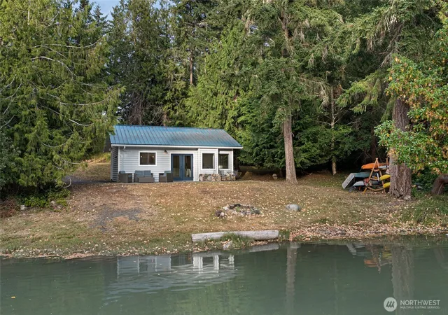 Photo 1 of Single family home for sale at 42 Kingfisher Ln, Friday Harbor, WA 98250 | MLS# NWM2549293 | Listing updated on 2026-09-22