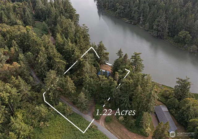 Photo 3 of Single family home for sale at 42 Kingfisher Ln, Friday Harbor, WA 98250 | MLS# NWM2549293 | Listing updated on 2026-09-22