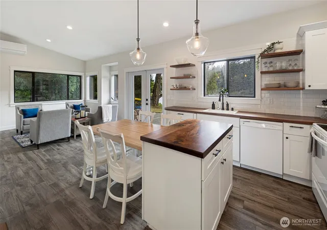 Photo 4 of Single family home for sale at 42 Kingfisher Ln, Friday Harbor, WA 98250 | MLS# NWM2549293 | Listing updated on 2026-09-22