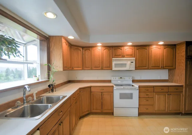 Photo 3 of Single family home for sale at 77 Rue Crk Rd, Raymond, WA 98577 | MLS# NWM2549305 | Listing updated on 2026-09-30