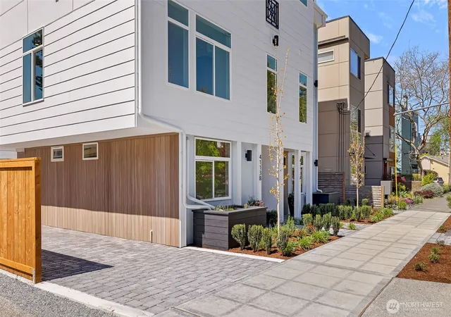 Photo 4 of Townhouse for sale at 4113 Chilberg Ave SW #B, Seattle, WA 98116 | MLS# NWM2549333 | Listing updated on 2026-09-22