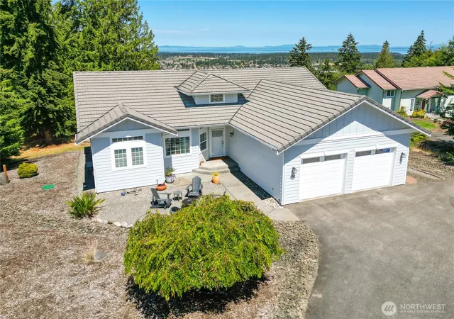 Photo 1 of Single family home for sale at 652 Fox Holw Rd, Sequim, WA 98382 | MLS# NWM2549335 | Listing updated on 2026-09-22