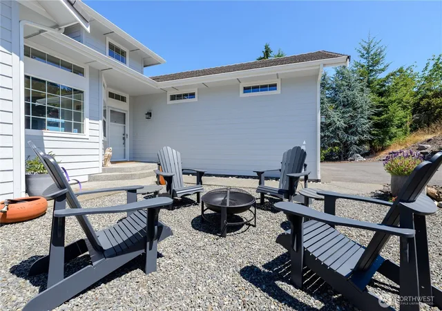 Photo 3 of Single family home for sale at 652 Fox Holw Rd, Sequim, WA 98382 | MLS# NWM2549335 | Listing updated on 2026-09-22