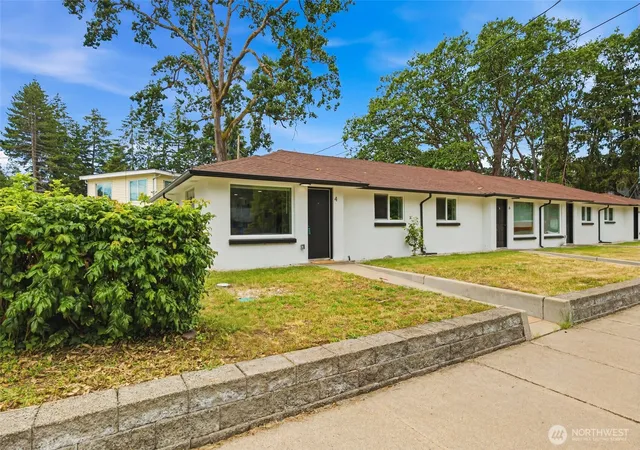 Photo 2 of Single family home for sale at 14402 Washington Ave Sw #4, Lakewood, WA 98498 | MLS# NWM2549347 | Listing updated on 2026-09-22