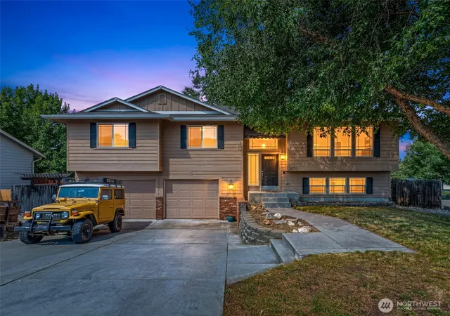 Photo 1 of Single family home for sale at 2970 Cascade Ridge, East Wenatchee, WA 98802 | MLS# NWM2549351 | Listing updated on 2026-10-01