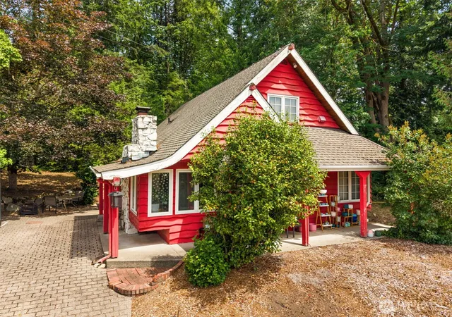 Photo 2 of Single family home for sale at 10911 Renton Issaquah Rd Se, Issaquah, WA 98027 | MLS# NWM2549370 | Listing updated on 2026-09-22