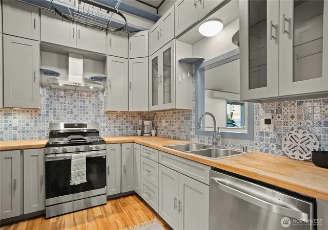 Photo 3 of Single family home for sale at 202 Olympus Blvd, Port Ludlow, WA 98365 | MLS# NWM2549379 | Listing updated on 2026-09-24