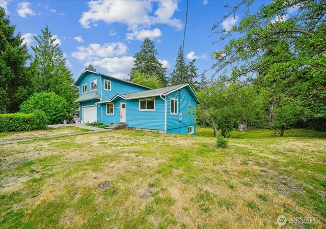 Photo 3 of Single family home for sale at 10230 Wilkeson St S, Tacoma, WA 98444 | MLS# NWM2549387 | Listing updated on 2026-09-22
