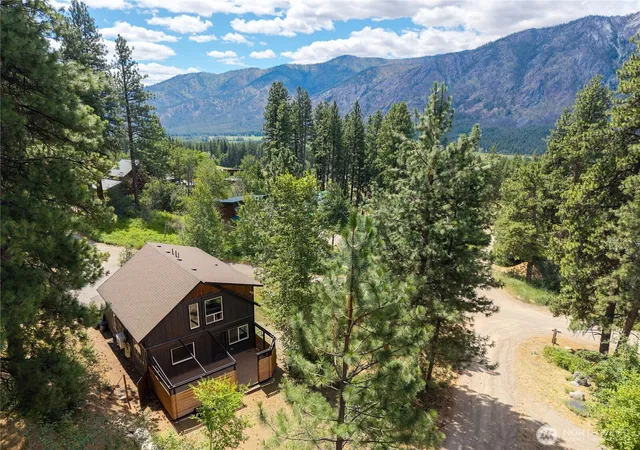 Photo 1 of Single family home for sale at 32 Crabapple Rd, Winthrop, WA 98862 | MLS# NWM2549417 | Listing updated on 2026-09-22