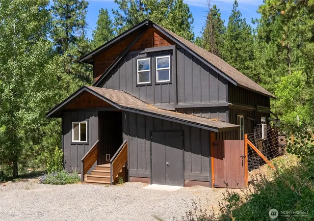 Photo 3 of Single family home for sale at 32 Crabapple Rd, Winthrop, WA 98862 | MLS# NWM2549417 | Listing updated on 2026-09-22