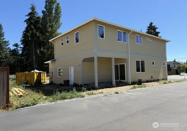 Photo 2 of Sale Pending at 2223 124th Street Se St, Everett, WA 98208 | MLS# NWM2549424 | Listing updated on 2026-08-03