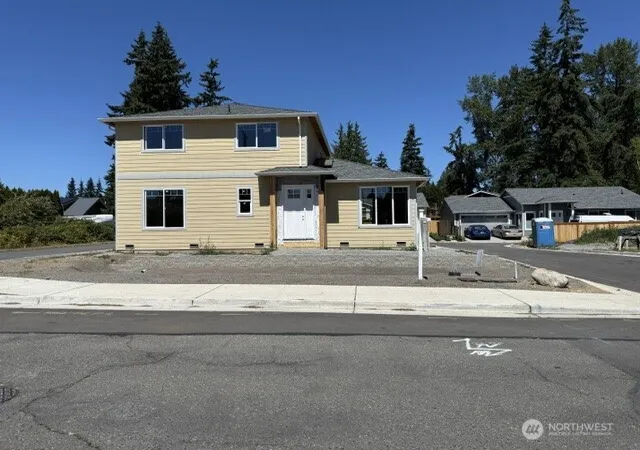 Photo 3 of Sale Pending at 2223 124th Street SE St, Everett, WA 98208 | MLS# NWM2549424 | Listing updated on 2026-08-03
