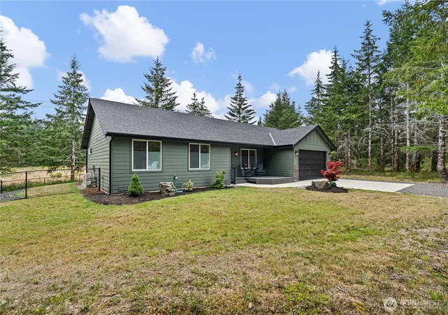Photo 3 of Single family home for sale at 911 W California Rd, Shelton, WA 98584 | MLS# NWM2549427 | Listing updated on 2026-09-22