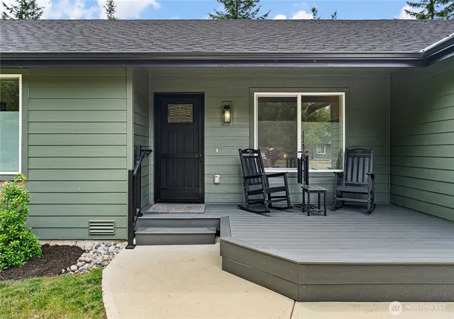 Photo 3 of Single family home for sale at 911 W California Rd, Shelton, WA 98584 | MLS# NWM2549427 | Listing updated on 2026-09-22