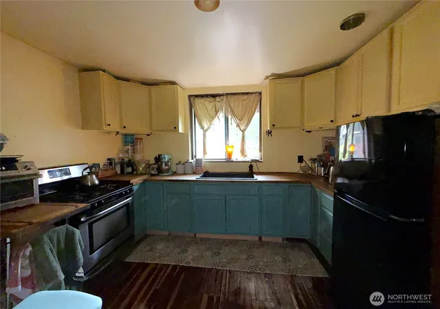 Photo 2 of Single family home for sale at 154 W Cougar Crk Rd, Wauconda, WA 98859 | MLS# NWM2549439 | Listing updated on 2026-09-22