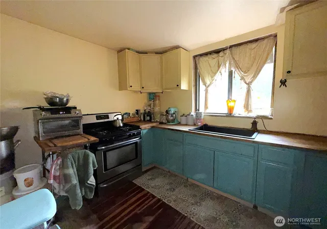 Photo 3 of Single family home for sale at 154 W Cougar Crk Rd, Wauconda, WA 98859 | MLS# NWM2549439 | Listing updated on 2026-09-22