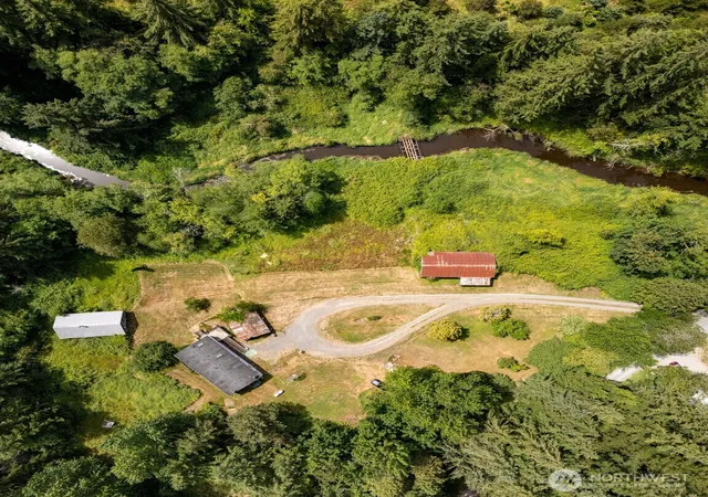 Photo 2 of Manufactured home for sale at 3908 Holtzheimer Trl, Blaine, WA 98230 | MLS# NWM2549444 | Listing updated on 2026-09-22