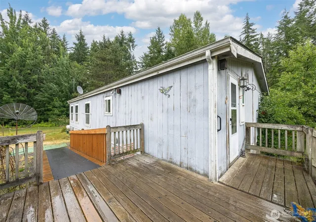 Photo 4 of Manufactured home for sale at 3908 Holtzheimer Trl, Blaine, WA 98230 | MLS# NWM2549444 | Listing updated on 2026-09-22