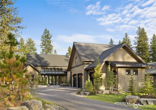 Photo 2 of Single family home for sale at 1791 Wanawish Loop, Cle Elum, WA 98922 | MLS# NWM2549455 | Listing updated on 2026-09-28