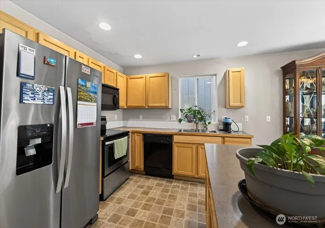 Photo 4 of Single family home for sale at 7240 177th Street E, Puyallup, WA 98375 | MLS# NWM2549464 | Listing updated on 2026-09-22