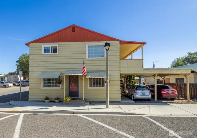 Photo 1 of Multi family home for sale at 220 N Main St, Kittitas, WA 98934 | MLS# NWM2549478 | Listing updated on 2026-09-25