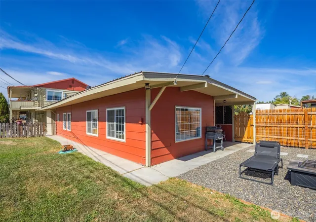 Photo 2 of Multi family home for sale at 220 N Main St, Kittitas, WA 98934 | MLS# NWM2549478 | Listing updated on 2026-09-25