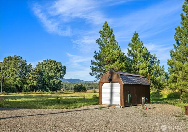 Photo 2 of Sale Pending at 270 Masterson Rd, Cle Elum, WA 98922 | MLS# NWM2549524 | Listing updated on 2026-09-01