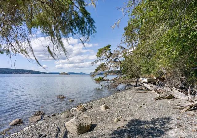 Photo 3 of Single family home for sale at 304 Frances Ln, Lopez Island, WA 98261 | MLS# NWM2549539 | Listing updated on 2026-09-22