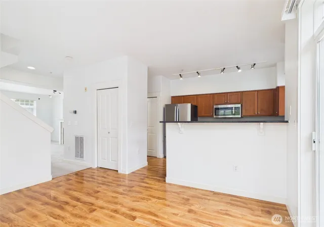 Photo 4 of Townhouse for sale at 23120 SE Black Nugget Rd #A6, Issaquah, WA 98029 | MLS# NWM2549543 | Listing updated on 2026-10-02