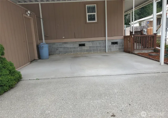 Photo 2 of Manufactured home for sale at 201 W Oakview #34, Centralia, WA 98531 | MLS# NWM2549549 | Listing updated on 2026-09-22