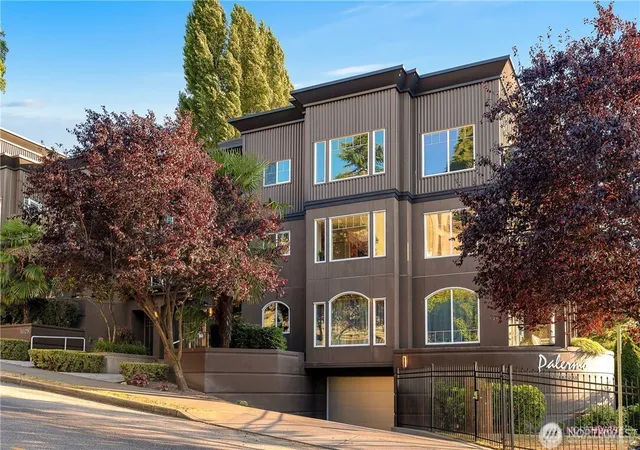 Photo 2 of Condo for sale at 1029 Belmont Ave E #305, Seattle, WA 98102 | MLS# NWM2549631 | Listing updated on 2026-09-22