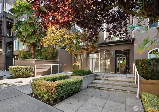 Photo 3 of Condo for sale at 1029 Belmont Ave E #305, Seattle, WA 98102 | MLS# NWM2549631 | Listing updated on 2026-09-22