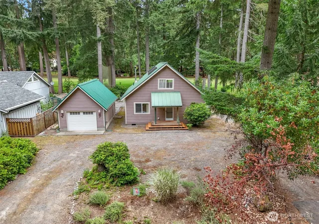 Photo 2 of Contingent at 11319 Country Clb Dr, Anderson Island, WA 98303 | MLS# NWM2549637 | Listing updated on 2026-09-22