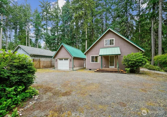 Photo 3 of Contingent at 11319 Country Clb Dr, Anderson Island, WA 98303 | MLS# NWM2549637 | Listing updated on 2026-09-22