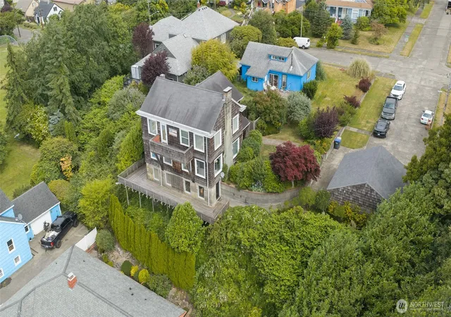 Photo 3 of Single family home for sale at 709 N "n" St, Aberdeen, WA 98520 | MLS# NWM2549660 | Listing updated on 2026-09-22
