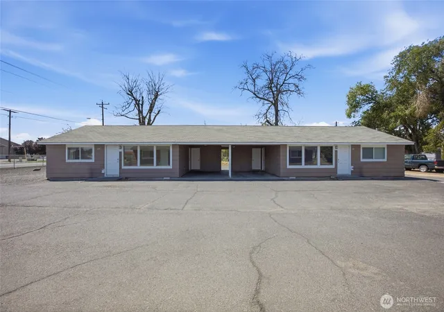 Photo 2 of Multi family home for sale at 329 S Gibby Rd, Moses Lake, WA 98837 | MLS# NWM2549664 | Listing updated on 2026-09-22