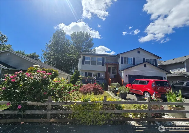 Photo 3 of Single family home for sale at 6608 79th Drive Ne, Marysville, WA 98270 | MLS# NWM2549667 | Listing updated on 2026-09-22
