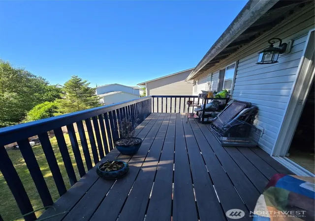Photo 4 of Single family home for sale at 6608 79th Drive NE, Marysville, WA 98270 | MLS# NWM2549667 | Listing updated on 2026-09-22