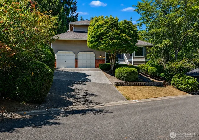 Photo 3 of Single family home for sale at 1819 221st Place Ne, Sammamish, WA 98074 | MLS# NWM2549739 | Listing updated on 2026-09-18