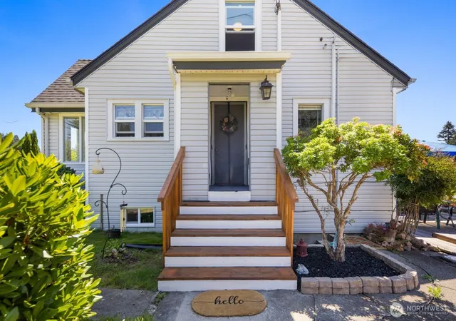 Photo 3 of Single family home for sale at 25528 State Route 9 NE, Arlington, WA 98223 | MLS# NWM2549744 | Listing updated on 2026-09-23